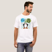 第5ペンギンの誕生日のTシャツおよびギフト Tシャツ (正面フル)