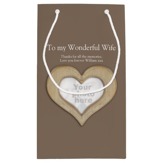 第5回木結婚の記念写真抱き枕 スモールペーパーバッグ (裏面)