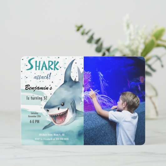 第5回誕生日パーティーシャーク写真 招待状 (スタンド正面)