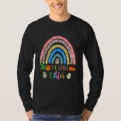 第5学年Bunnies Eggs Boho Rainbow Happy E Tシャツ (正面)