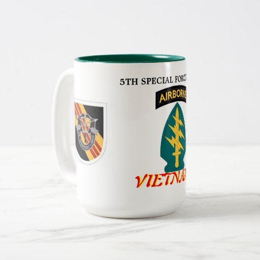 第5特殊部隊のグループのベトナムの医者のマグ ツートーンマグカップ