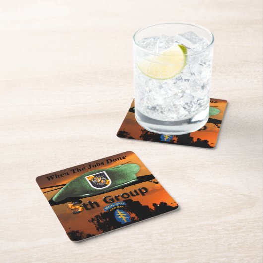 第5特殊部隊のグループSF SFGの緑色のベレー帽 スクエアペーパーコースター (インサイチュ)