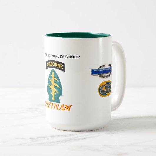 第5特殊部隊GRPベトナムの戦闘の歩兵は襲います ツートーンマグカップ (正面右)