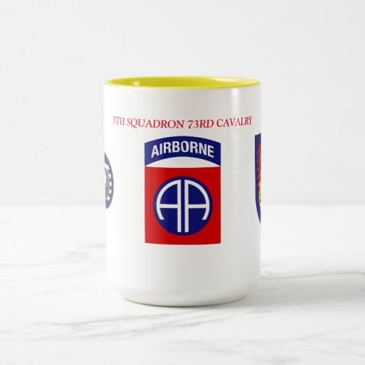第5艦隊第73の騎兵隊は襲います ツートーンマグカップ (中央)