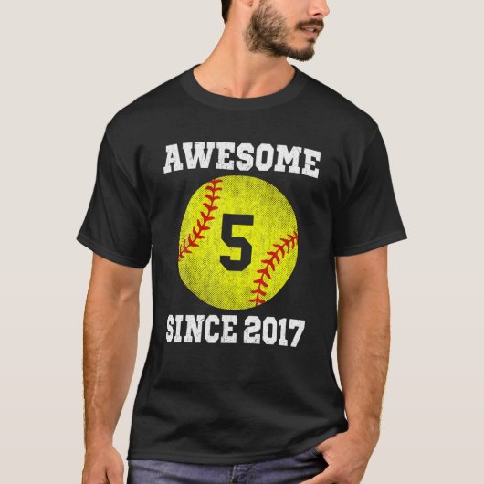 第5誕生日ソフトボール選手,5年前のヴィンテージR Tシャツ (正面)