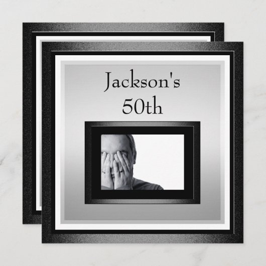 第50男性の誕生日の白い銀製の黒い写真 招待状 (正面/裏面)