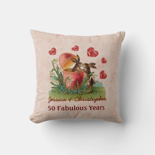 第50記念日のA05に接吻しているかわいいヴィンテージのウサギ クッション (正面)