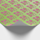-第50誕生日か緑およびピンクの50はだれであるか見て下さい ラッピングペーパー (角)