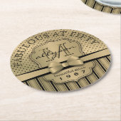 第50誕生日のシャンペンの金ゴールドの水玉模様のストライプの弓 ラウンドペーパーコースター (アングル)