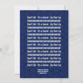 第50誕生日のモダンで青いパターンG208を驚かして下さい 招待状 (裏面)