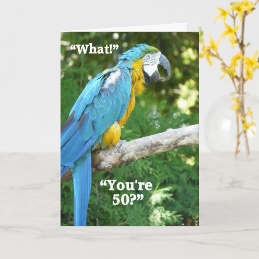 第50誕生日のユーモア青いオウム カード (黄色い花)