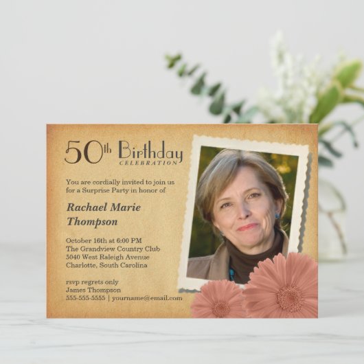 第50誕生日のヴィンテージのデイジーの写真の招待状 招待状 (スタンド正面)
