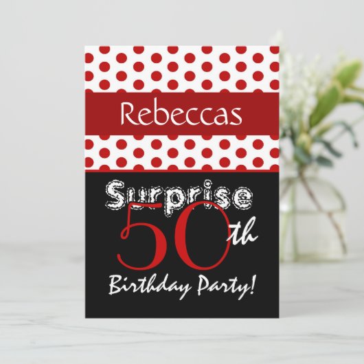第50誕生日の赤い水玉模様T552を驚かして下さい 招待状 (スタンド正面)