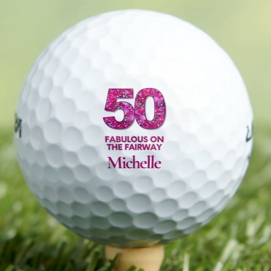 第50誕生日ゴルファー50と素晴らしいピンクの花 ゴルフボール