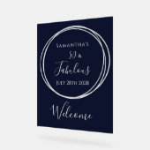 第50誕生日ネイビーシルバー誕生日へようこそ アクリルサイン (傾斜)