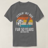 第50誕生日フィッシャーマンおもしろい魚釣り日 Tシャツ (デザイン正面)