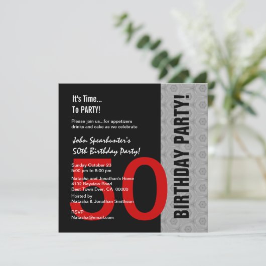 第50誕生日モダンで赤い銀製の黒くおもしろいなD845 招待状 (スタンド正面)