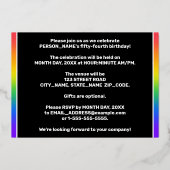 第54回誕生日パーティー：おもしろいカラフル、レインボーパターン 箔招待状 (裏面)