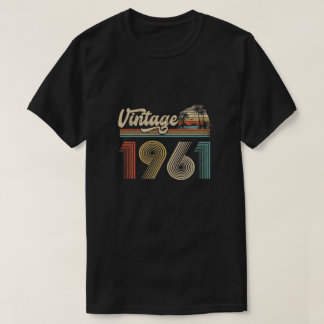 第58誕生日ギフトヴィンテージ1961 クラシック年 Tシャツ