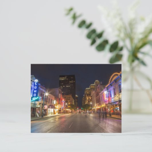 第6通りアットデュスクインダウンタウンオースティン,テキサス州 ポストカード (スタンド正面)