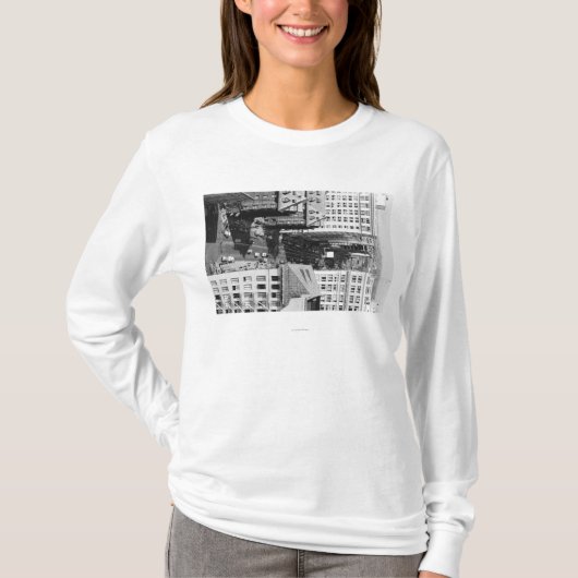 第6道のポートランド、オレゴン都市眺め Tシャツ (正面)