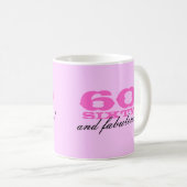 第60女性のための誕生日のマグ| 60およびすばらしい! コーヒーマグカップ (正面右)