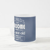 第60誕生日の世界の最も最高のですばらしい濃紺 フロストグラスマグカップ (正面左)