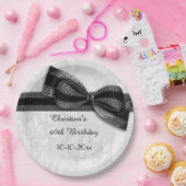 第60誕生日の黒いダマスク織およびフェイクな弓 ペーパープレート (パーティー)