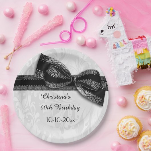第60誕生日の黒いダマスク織およびフェイクな弓 ペーパープレート (パーティー)