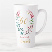 第60誕生日パーソナライズされたガーリーフローラフェミニンC カフェラテマグ (右)