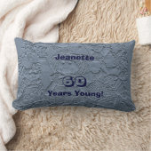 第60誕生日ライトシルバーブルーの人形の名称, ランバークッション (ブランケット)