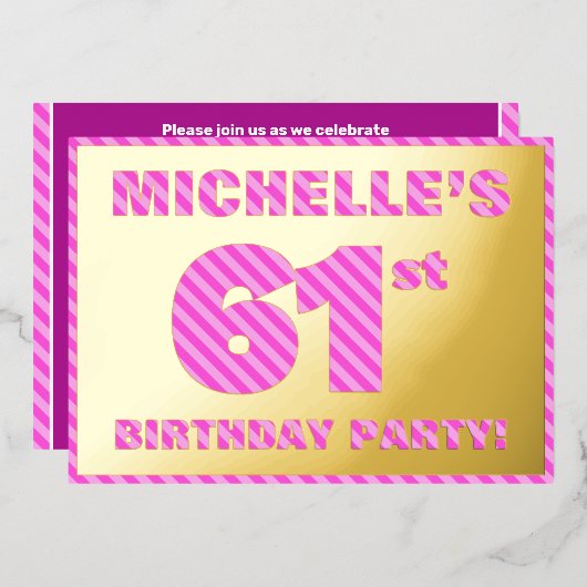 第61回バースデーはっきりしたタパーティー – おもしろい、ピンクストライプ色の# 61 箔招待状 (正面/裏面)