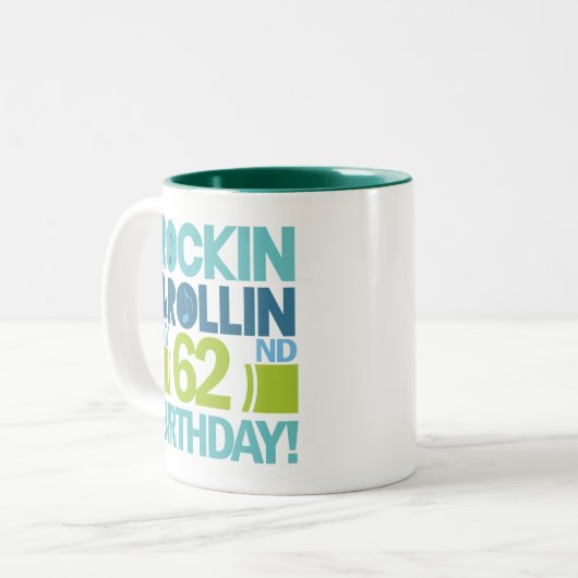 第62誕生日プレゼントのアイディア ツートーンマグカップ (正面左)