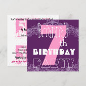 第7女の子のための誕生日のピンクおよび紫色の大きい数 招待状 (正面/裏面)
