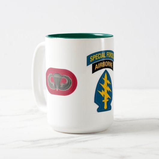 第7特殊部隊のグループのマグ ツートーンマグカップ (正面左)