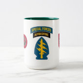 第7特殊部隊のグループのマグ ツートーンマグカップ (中央)