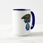 第7特殊部隊はSFG SFの獣医の退役軍人を分けます マグカップ (正面右)