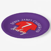 第7誕生日サッカーバッジをパーソナライズ ペーパープレート (アングル)