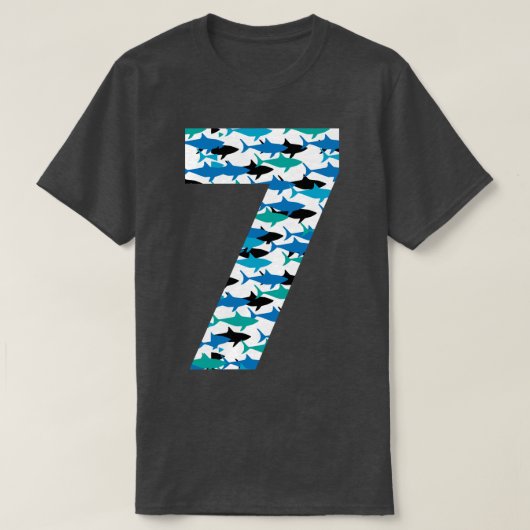 第7誕生日シャークパターン7年の古いギフト Tシャツ (デザイン正面)