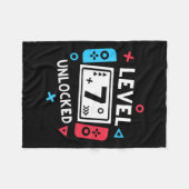 第7誕生日ワイシャツ少年レベル7ロック解除ビデオゲーム フリースブランケット (正面(横))