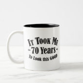第70私によいこれを見るために70の70年かかりました ツートーンマグカップ (左)