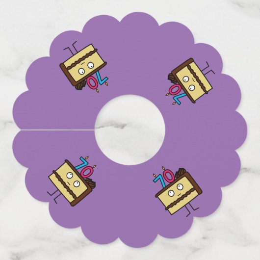 第70蝋燭チョコレートアイシングが付いているお誕生日ケーキ ワイングラスタグ (裏面)