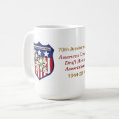 第70記念日の陶磁器のマグ コーヒーマグカップ (正面左)