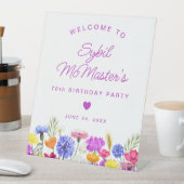 第70誕生日紫ワイルドフラワーウェルカムサイン 台座サイン (インサイチュ)