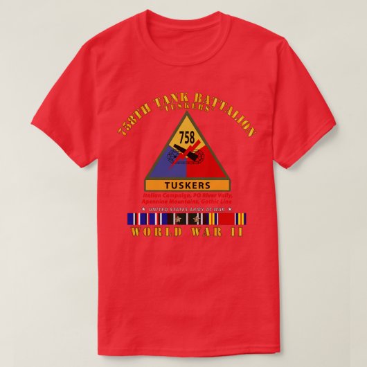 第758戦車大隊トスカーズ付きSSIネームテープWWII Tシャツ (デザイン正面)