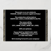 第78回バースデーパーティー – はっきりした、ウッドフェイク・グレイン文字 箔招待状 (裏面)