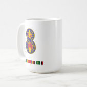 第8歩兵部隊の"開拓者"のマグ コーヒーマグカップ (正面左)