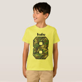 第8誕生日の男の子の迷彩柄の8年の名前をカスタムするV03 Tシャツ (正面フル)