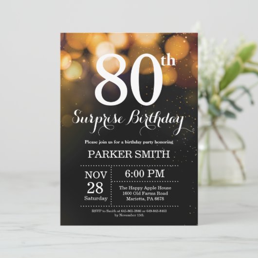 第80誕生日の招待状の金ゴールドのグリッターを驚かして下さい 招待状 (スタンド正面)