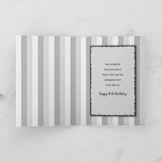 第80誕生日、3層の黒くか白いパターンケーキ カード (内部)